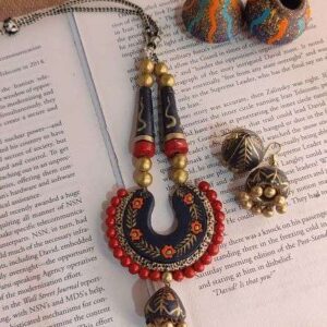 Black & Red Traditional Terracotta Pendant Set