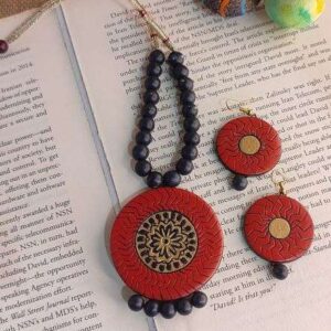 Red & Black Painted Round Terracotta Necklace Set