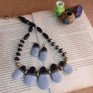 Pebbles Finish Grey & Black Painted Terracotta Necklace Set