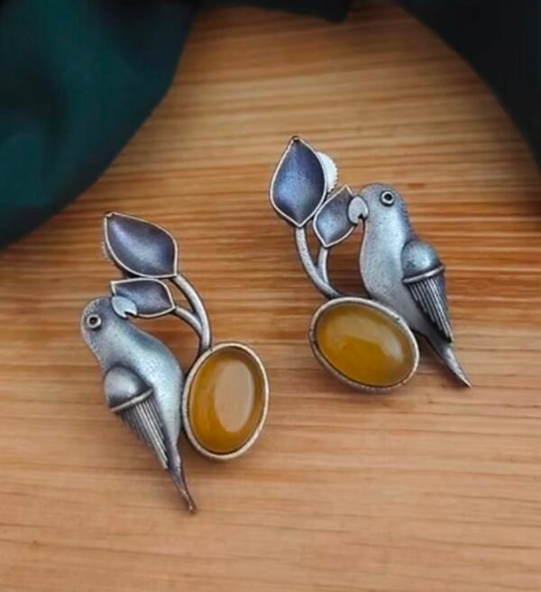 Parrot with Stone Earrings - Image 2