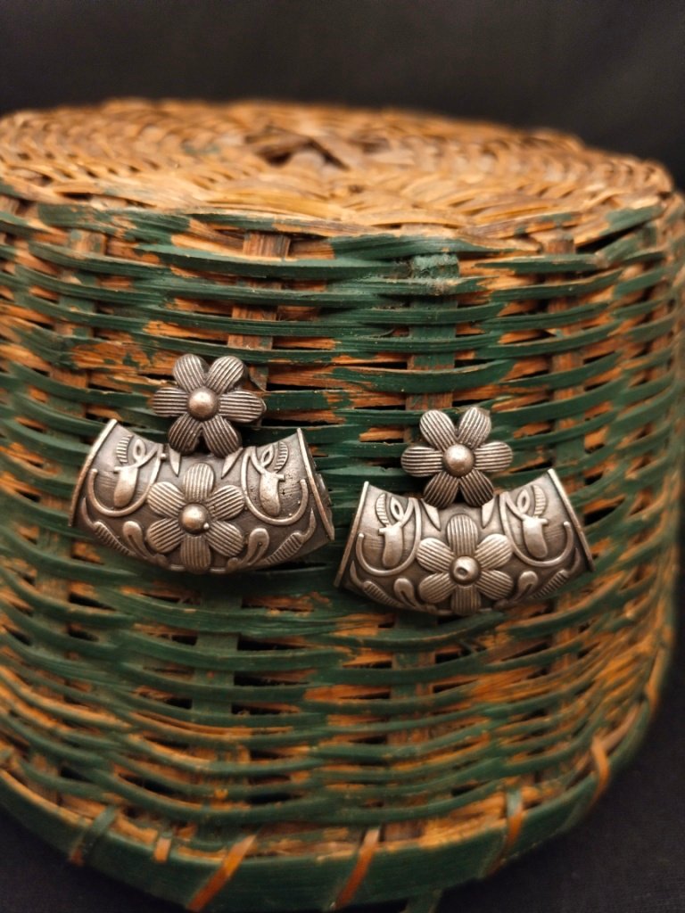 Small Flower Stud with Dholak Earring