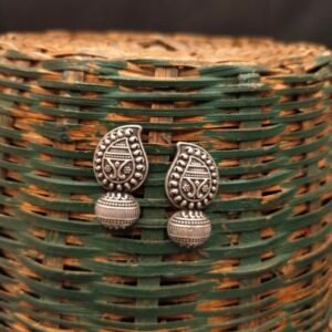 Koyree Shape Metal Stud Earrings