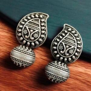 Koyree Shape Metal Stud Earrings