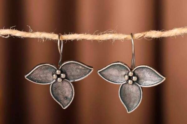 Triple Leaf Metal Earrings